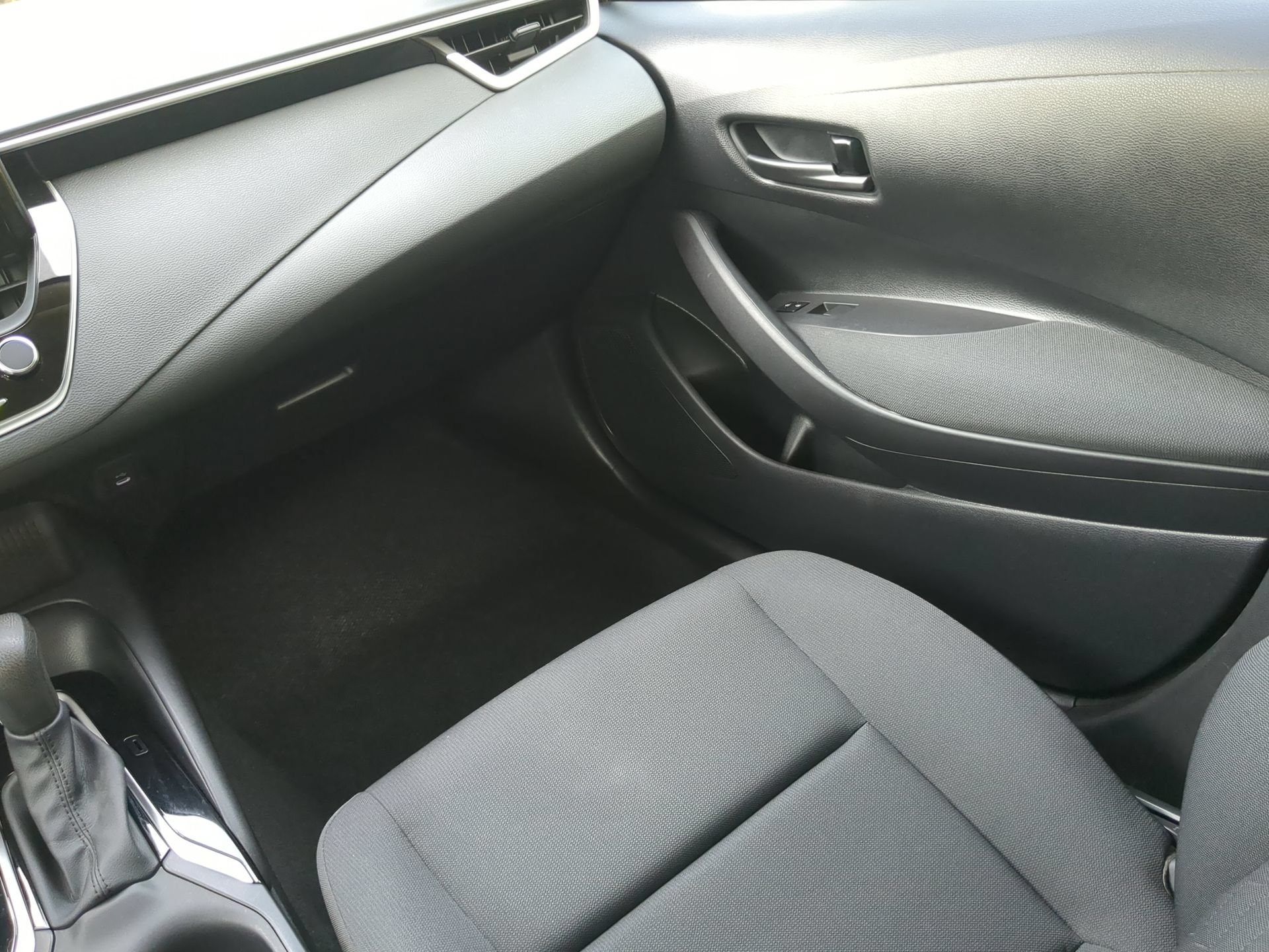 Used 2024 Toyota Corolla LE FWD image 52