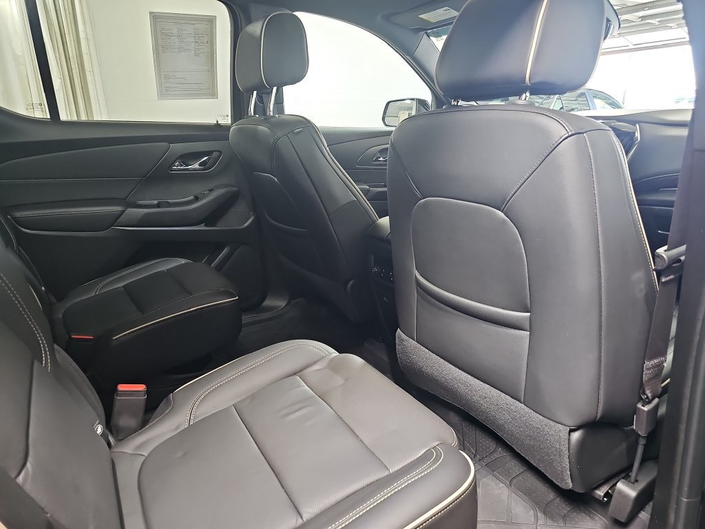 Certified 2023 Chevrolet Traverse Premier w/ Redline Edition AWD/4WD image 14
