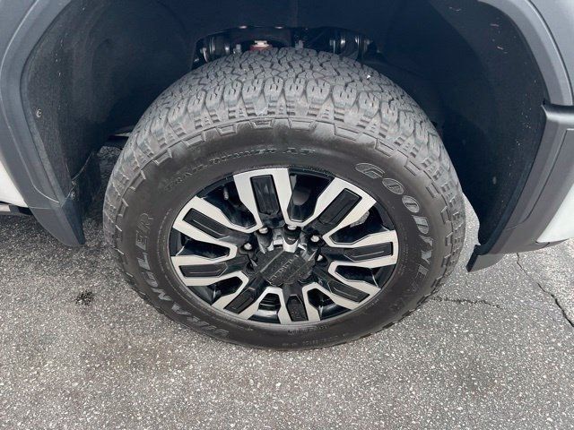 Certified 2025 GMC Sierra 2500 Denali Ultimate AWD/4WD image 13