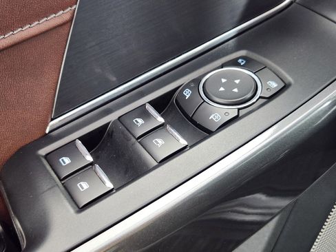 Used 2022 Ford F150 Lariat w/ Equipment Group 502A High image 17