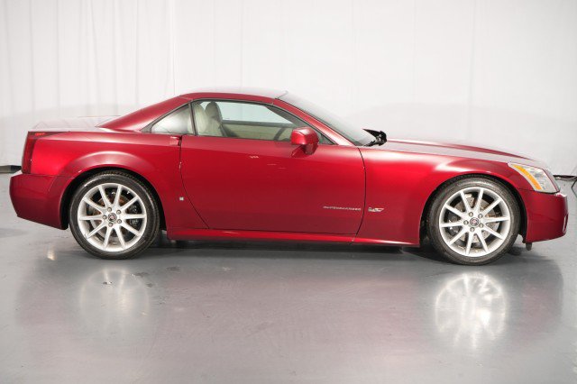 Used 2006 Cadillac XLR V RWD image 11