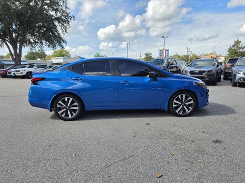 Used 2020 Nissan Versa SR w/ Convenience Package image 2