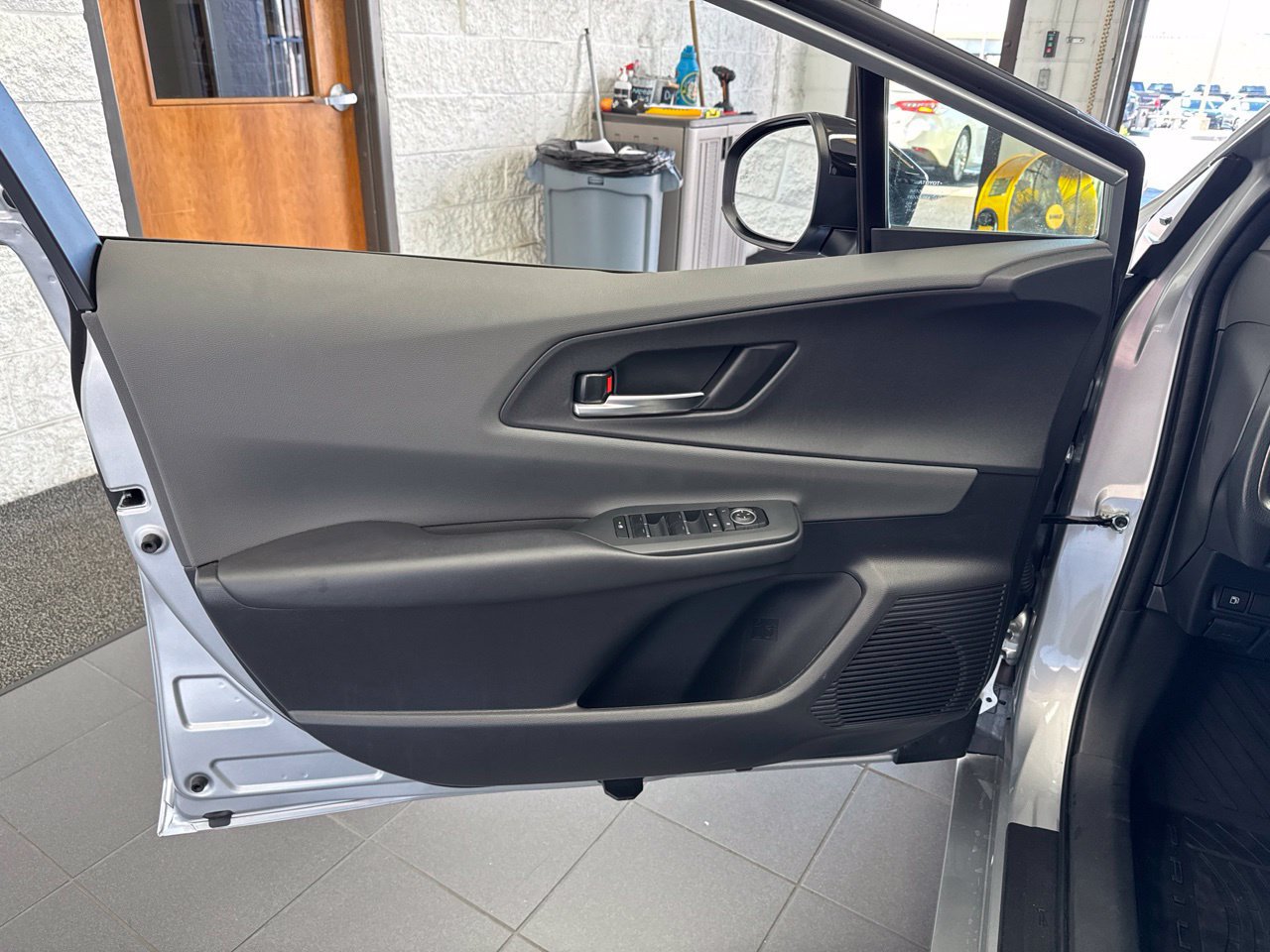 Certified 2026 Toyota Prius XLE AWD/4WD image 33