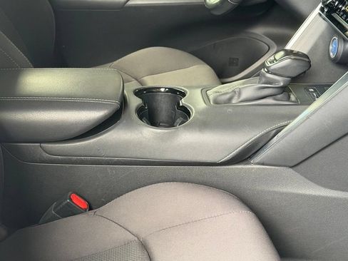 Used 2021 Toyota Venza LE w/ Carpet Mat Package (TMS) AWD/4WD image 44