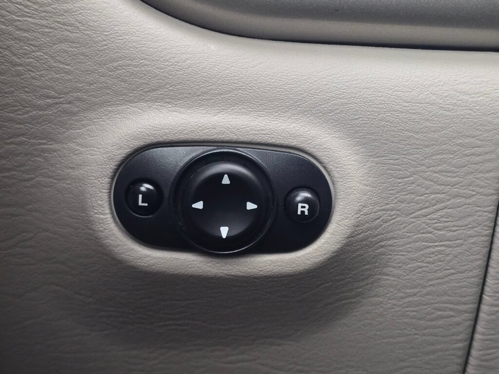 Used 2005 Chrysler PT Cruiser GT FWD image 97