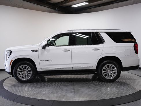Used 2025 GMC Yukon Denali AWD/4WD image 5