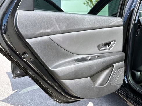 Used 2022 Hyundai Elantra SEL w/ Convenience Package image 13