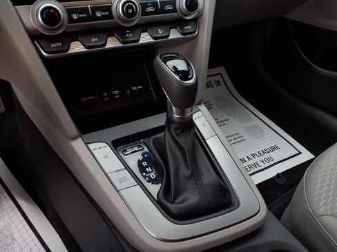 Used 2019 Hyundai Elantra Value Edition FWD image 7