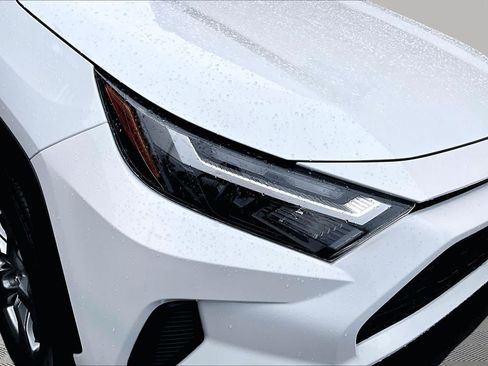 Certified 2025 Toyota RAV4 XLE AWD/4WD image 28
