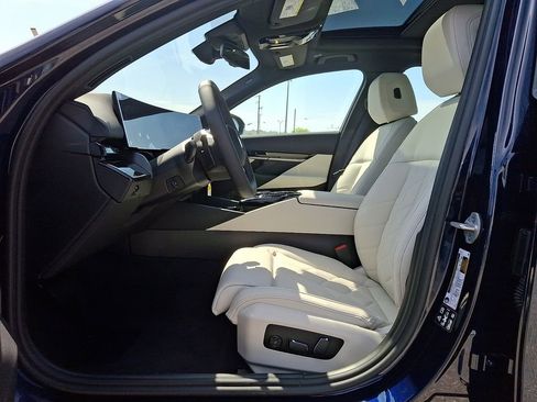 New 2026 BMW 530i xDrive w/ Premium Package AWD/4WD image 11