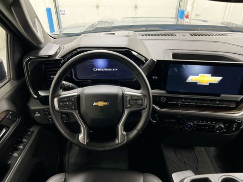 Used 2025 Chevrolet Silverado 2500 LT w/ All Star Edition AWD/4WD image 11