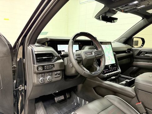 Used 2025 GMC Yukon AT4 Ultimate AWD/4WD image 39