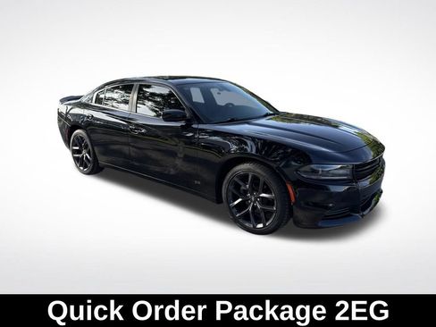 Used 2021 Dodge Charger SXT w/ Blacktop Package RWD image 2