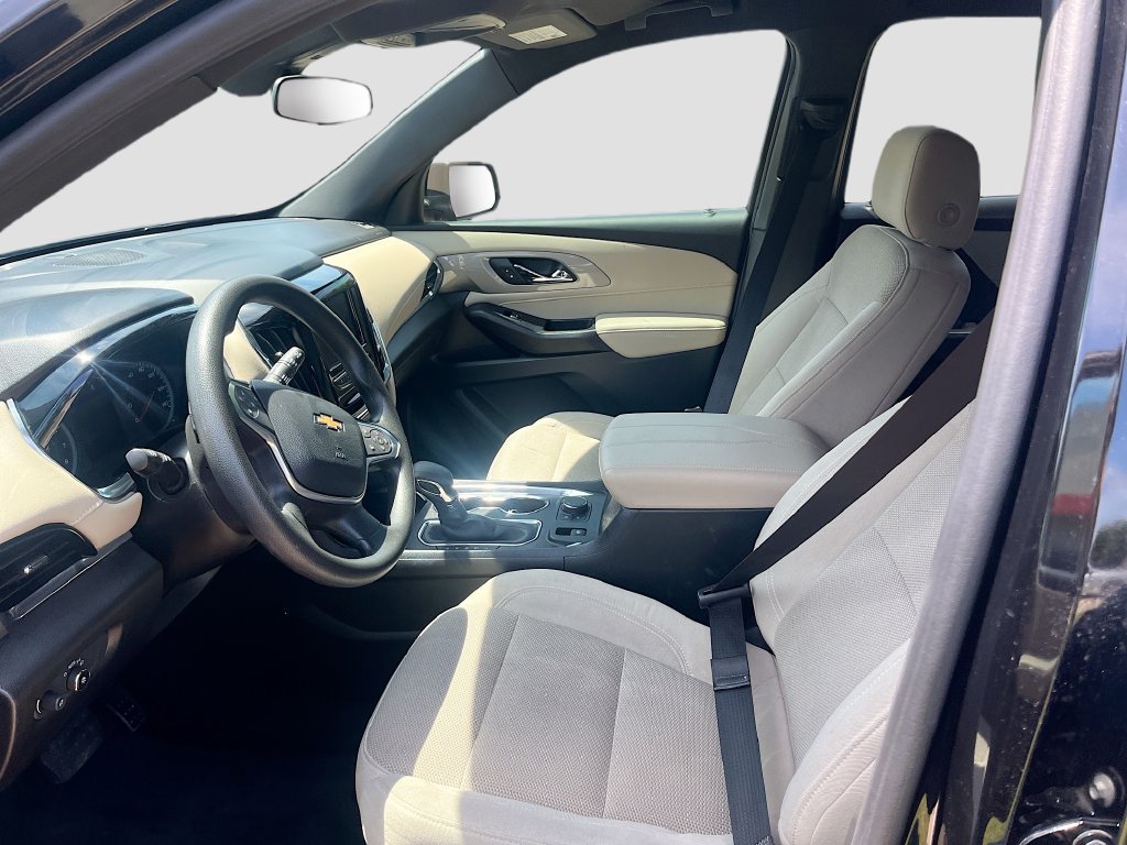 Used 2023 Chevrolet Traverse LS FWD image 19