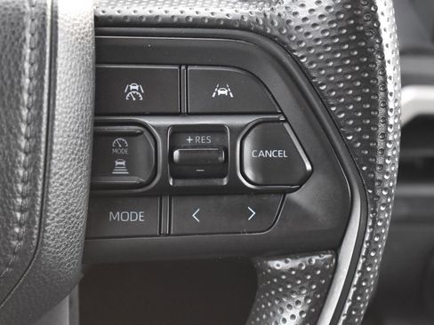 Used 2024 Toyota Tacoma SR image 8