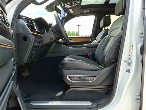 Used 2023 Jeep Grand Wagoneer Series III AWD/4WD image 16