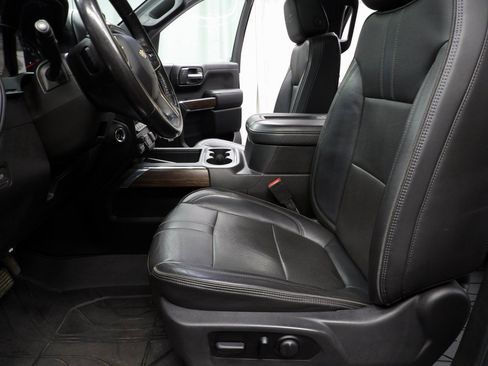 Used 2021 Chevrolet Silverado 1500 High Country w/ Technology Package image 9