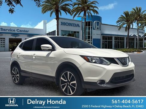 Used 2018 Nissan Rogue Sport SL FWD image 1