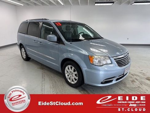 Used 2013 Chrysler Town & Country Touring image 1