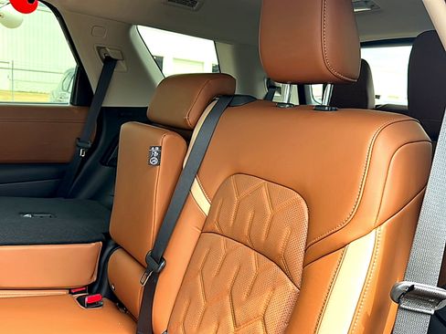 New 2026 Nissan Pathfinder Platinum w/ Lighting Package image 17