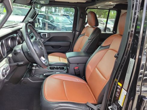 Used 2020 Jeep Wrangler Unlimited Sahara AWD/4WD image 18