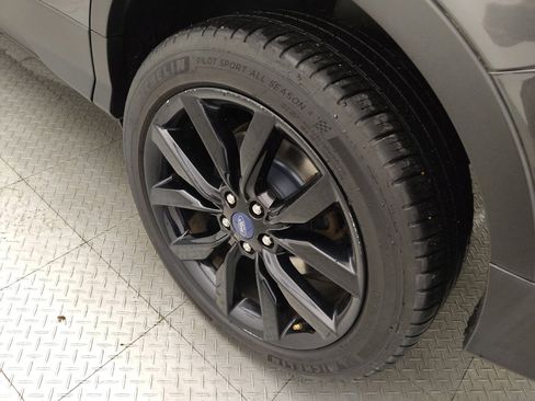 Used 2018 Ford Escape SE w/ SE Sport Appearance Package FWD image 31