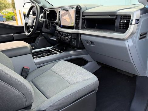 Used 2024 Ford F250 XLT w/ Black Appearance Package AWD/4WD image 17