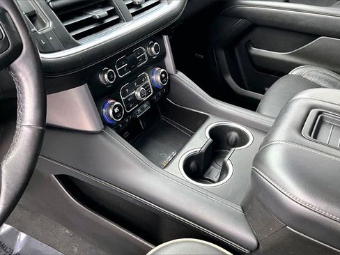 Used 2021 GMC Yukon XL SLT image 18