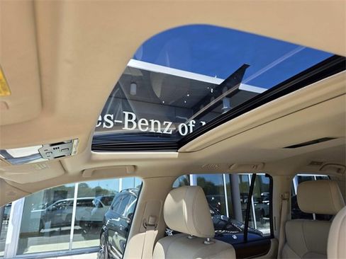 Used 2020 Lexus LX 570 4WD w/ Luxury Package image 12