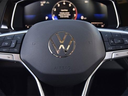 Certified 2024 Volkswagen Jetta SE image 19