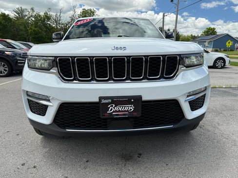 Used 2023 Jeep Grand Cherokee Limited AWD/4WD image 2
