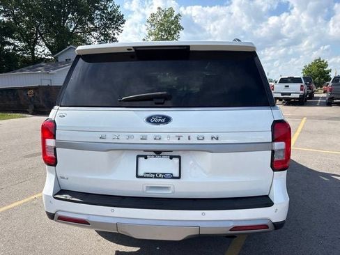 Used 2023 Ford Expedition XLT AWD/4WD image 12