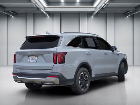 Certified 2024 Kia Sorento S FWD image 4