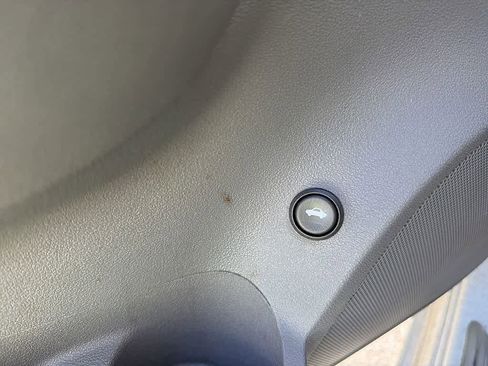 Used 2009 Chevrolet Malibu LS image 22