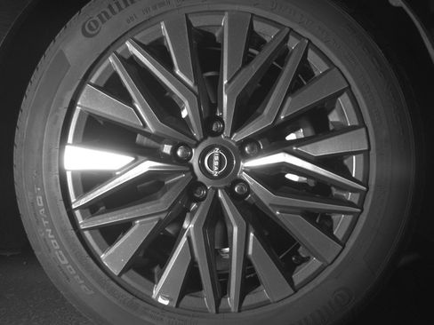 Used 2025 Nissan Altima 2.5 SV image 10