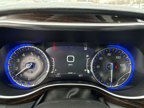 Used 2022 Chrysler Pacifica Limited image 17