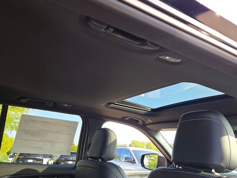 New 2025 Jeep Grand Cherokee Altitude image 11