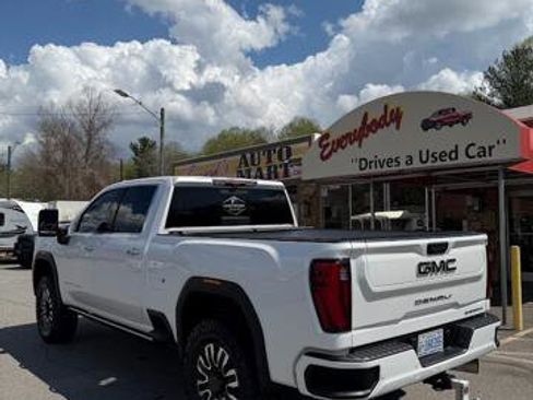 Used 2024 GMC Sierra 2500 Denali Ultimate image 4