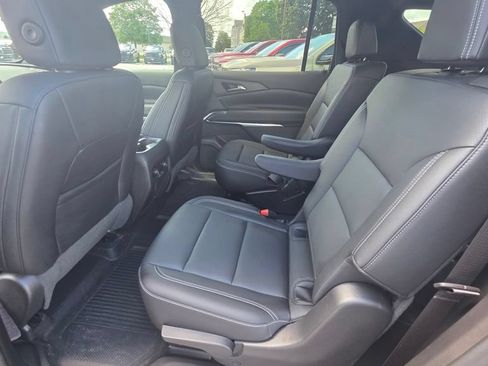 Used 2024 Chevrolet Traverse LT w/ Midnight/Sport Edition FWD image 5