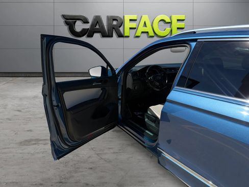 Used 2019 Volkswagen Tiguan SEL R-Line AWD/4WD image 15