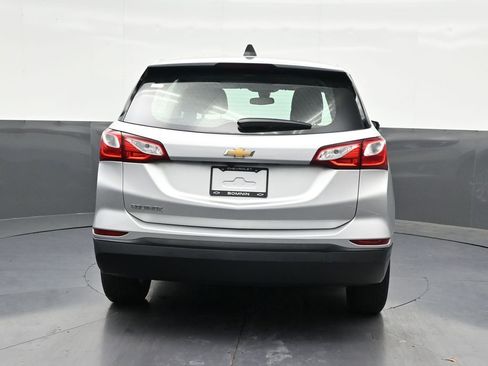 Used 2020 Chevrolet Equinox LS FWD image 4