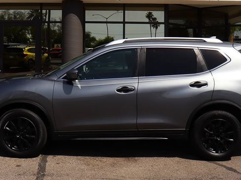 Used 2018 Nissan Rogue SV AWD/4WD image 8