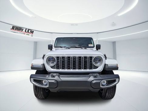 New 2026 Jeep Wrangler Unlimited Sahara AWD/4WD image 8