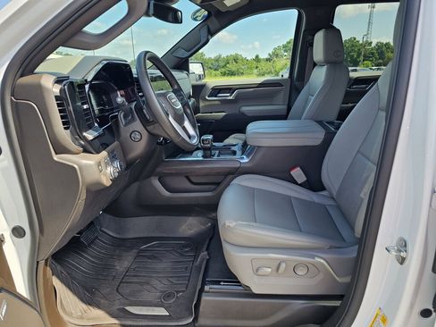 Used 2024 GMC Sierra 1500 SLT w/ SLT Premium Plus Package AWD/4WD image 18