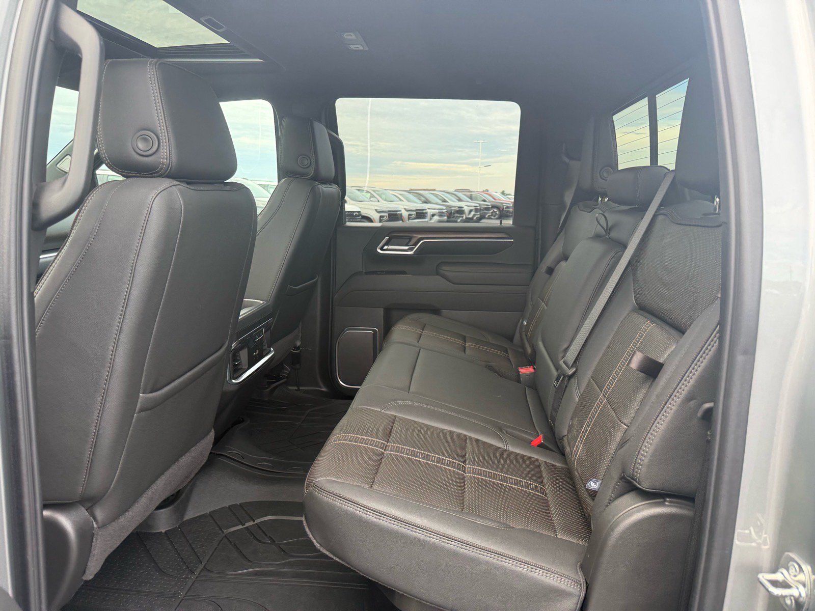 Used 2026 Chevrolet Silverado 3500 High Country w/ High Country Premium Package AWD/4WD image 20