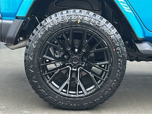 Used 2024 Jeep Wrangler Unlimited Sahara image 11