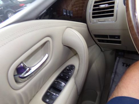 Used 2013 INFINITI QX56 4WD w/ Deluxe Touring Pkg image 62