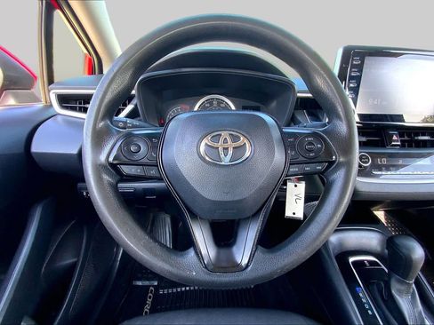 Used 2020 Toyota Corolla LE FWD image 6