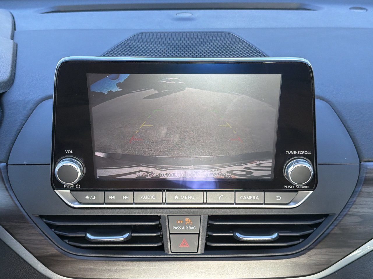 Used 2024 Nissan Altima 2.5 SV FWD image 3