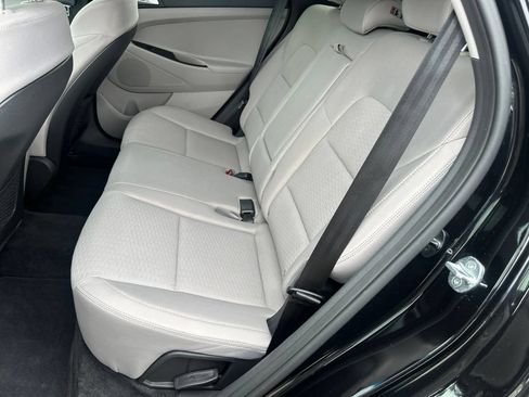 Used 2021 Hyundai Tucson SE AWD/4WD image 9
